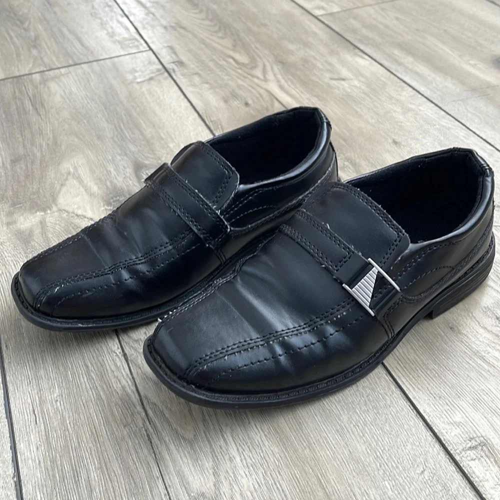 Smart Fit Boys Black Dress Shoes Size 2.5